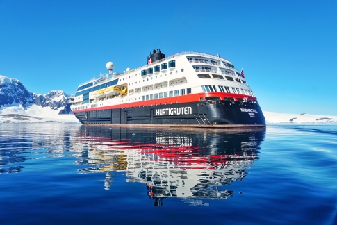 弹个车、飞猪联合洽洽创新品牌营销，用“免费南极游”撬动年轻消费市场