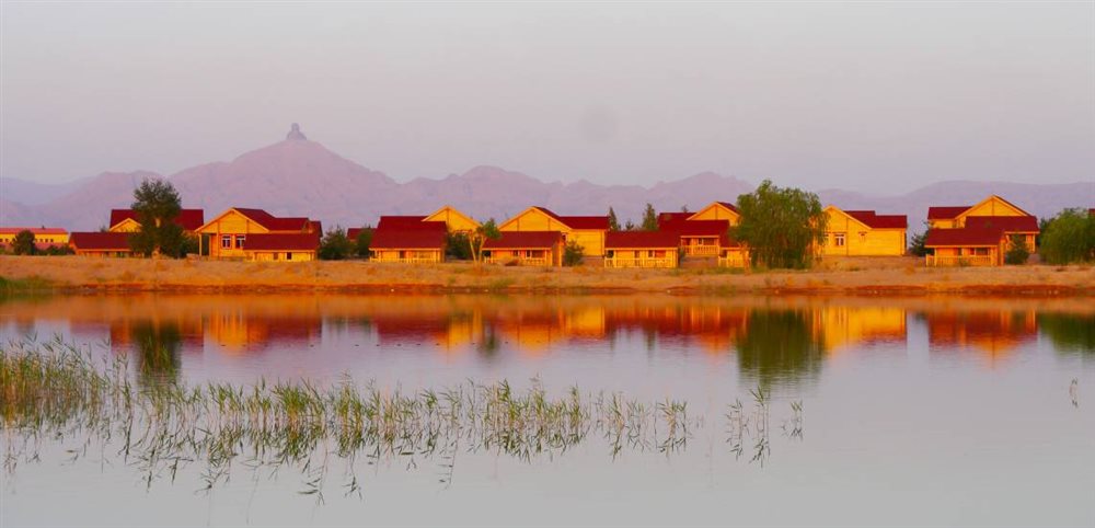 沙恩国际庄园携手2018圣牧杯国谊赛暨首届乌兰布和沙漠沙产业博览会新闻发布