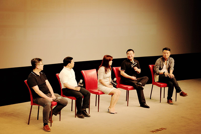 据主办方透露，此部电影主要讲述了一个80后影视公司老板，因欠巨额债务无力还款而被高利贷催债，紧要关头偶然回忆起自己曾经有上千个比特币，但忘记了密码！之后开始用一系列办法寻找比特币密码。期间不断迷失自我，想重新包装以前的项目，这个过程中经历了币圈、链圈、矿圈跌宕起伏的戏剧性生活，费了九牛二虎之力，募集了一大批比特币，而正准备变现还钱重启大项目时，又碰到94事件，经过激烈的内心挣扎，不得不退币！退币后又去俄罗斯尝试用催眠术找回自己的密码……寻找比特币密码其实也是主人公找回人生密码、事业密码以及发现区块链技术革命的过程。