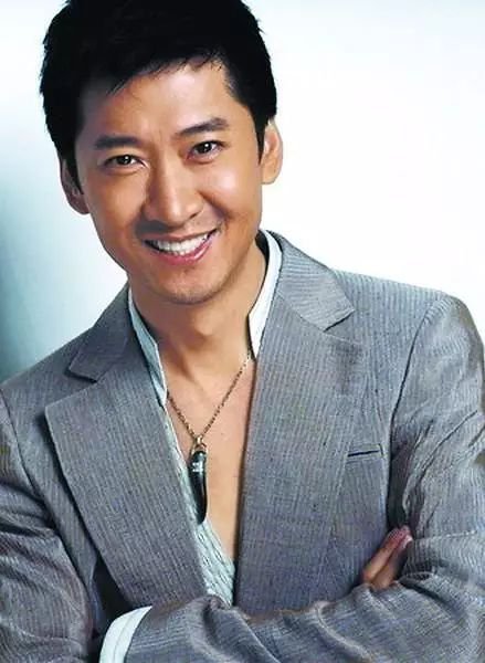 周杰在娱乐圈混不下去了？人家可是低调的亿万富豪！