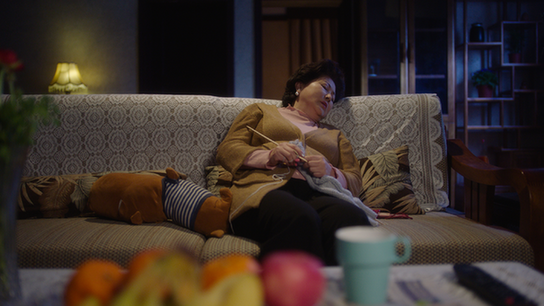 长虹暖心短片《爸妈的新视界》正式发布，只需一步“焕新”温暖