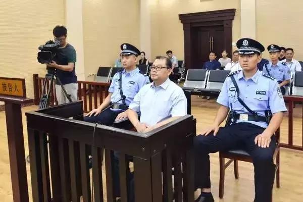 县委书记升职后，遭原下属敲诈勒索60万