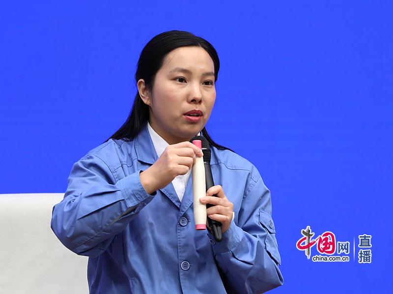 新闻办就“改革开放与中国高技能人才队伍建设”举行中外记者见面会