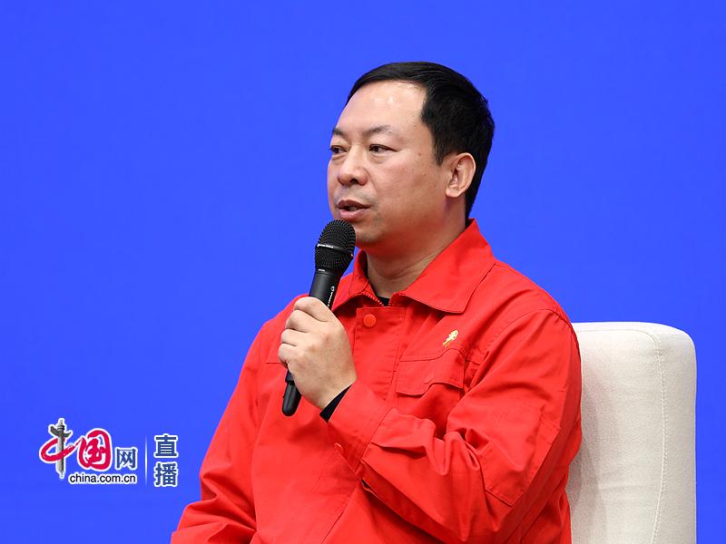 新闻办就“改革开放与中国高技能人才队伍建设”举行中外记者见面会