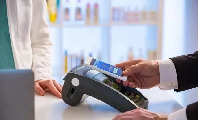 咸阳女大学生70余平台贷款欠20多万,父母年收入仅4万