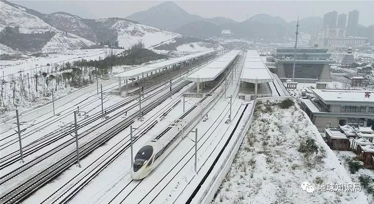 多条高铁正式通车：路，只修一条是不够的