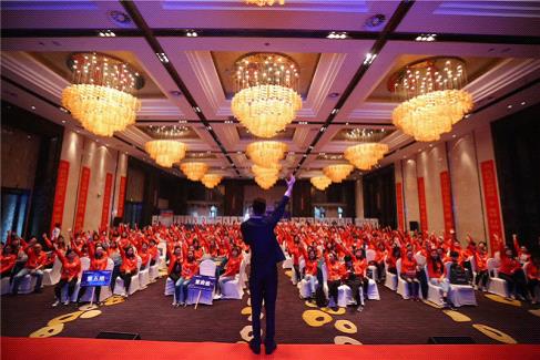 微世界新零售商学院：微商从业者一站式在线培训服务平台