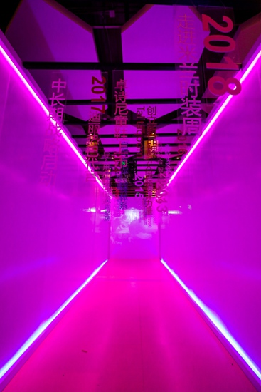 点燃时尚，卓诗尼集团20周年庆暨2019春夏新品发布