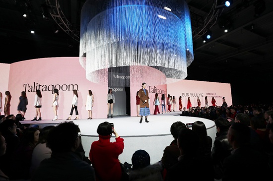 点燃时尚，卓诗尼集团20周年庆暨2019春夏新品发布