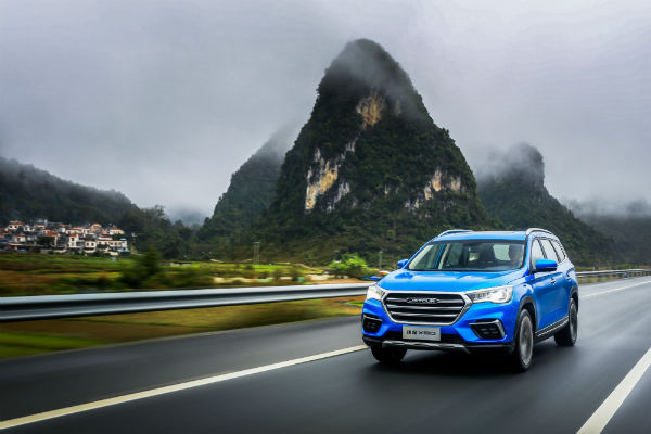 捷途X90上市 售价7.99