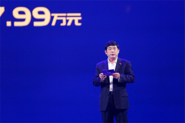 捷途X90上市 售价7.99