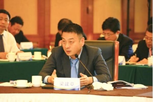 梁建章：机场流量瓶颈不突破就像被扼住咽喉