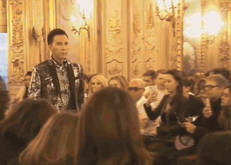 甄子丹为这个辱华品牌走秀，仅10秒钟引发轩然大波！