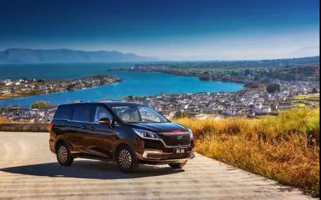 不到10万起，座舱品质不输埃尔法，欧尚科尚最强高端商旅MPV上市