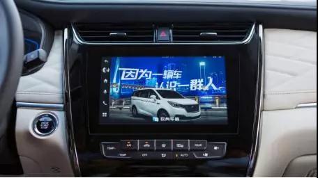 不到10万起，座舱品质不输埃尔法，欧尚科尚最强高端商旅MPV上市