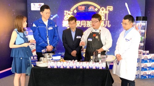 光明乳业电商营销中心天猫年货节探月直播，“在月球上”搞了个大事情