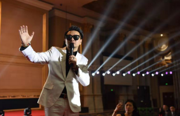 “神秘营销第一人”背影哥——创营销大时代壮举！