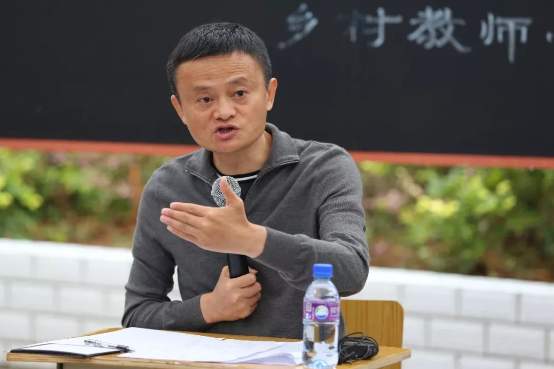 《百度已死》文章刷屏；华为、外交部回应美国将引渡孟晚舟；微信账号无法登陆抖音；影视业自查报税入库115亿 | 早报