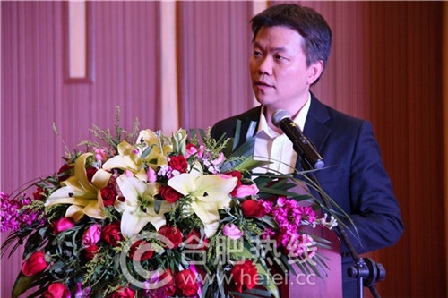 无界零售资深专家上海提点科技总裁李丹上台发言