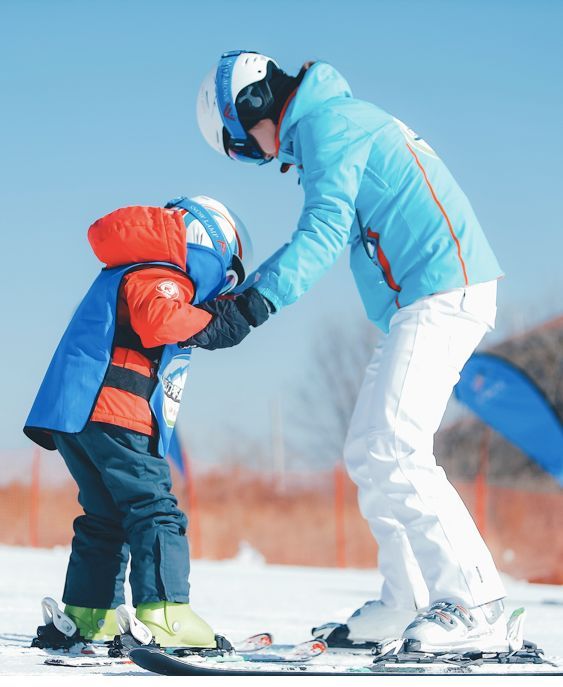 抢占下一代的冰雪认知，这可能是冬奥营销的最佳打开方式