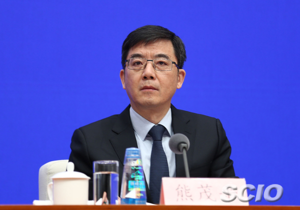 国新办举行介绍中国优化营商环境政策举措吹风会