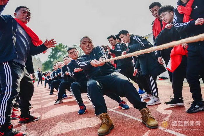 竞技场上 奔跑迎新