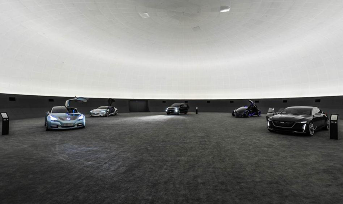 泛亚金桥园区于今年4月正式投入使用，聚焦于未来前瞻设计、造型及工程研发能力的提升，拥有前瞻及造型设计开发、软件中心、前期架构开发、缩比模型风洞、电子电器开发等众多关键研发设备。目前研发体系已形成1个泛亚，2个园区（金桥园区-工程协同、造型设计及软件开发园区；唐镇园区-整车及子系统、零部件开发验证园区），3个分中心（沈阳、烟台、武汉），4个试验基地（广德试车场、黑河寒区试验基地、吐鲁番热区试验基地和格尔木高原试验基地）的布局。